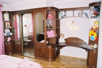 Дитяча дівчинки в класичному стилі, масив вільхи, колір горіх