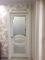 Двери белые с резьбой