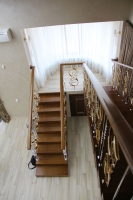 Лестница с ковкой