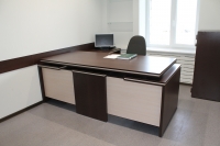 Стіл з висувною частиною