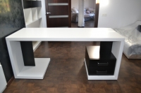 Стіл сучасний