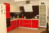 Кухня червона