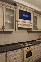 Кухня з телевізором