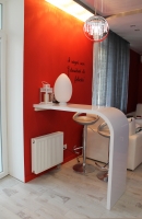 Радіусна барна стійка