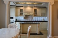 Класична кухня з різьбленням