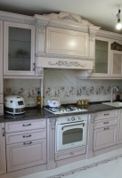 Кухня дерев\'яна рожева