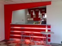 Барна стійка червона